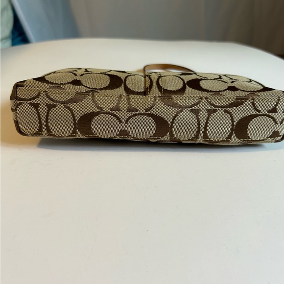 NWOT | Coach | Signature C Clutch Wristlet | Brown/Tan - Picture 4 of 10